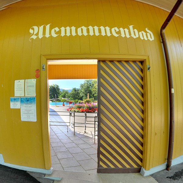 Alemannenbad Eingang Historische Tür